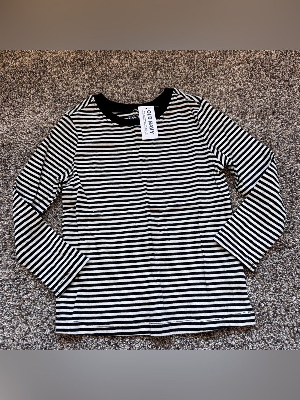 Old Navy Black & White Striped Long Sleeve Tee